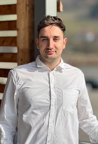 András
